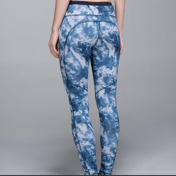 SOLD Lululemon Speed Tight III Three Legging - Picture 2 of 6